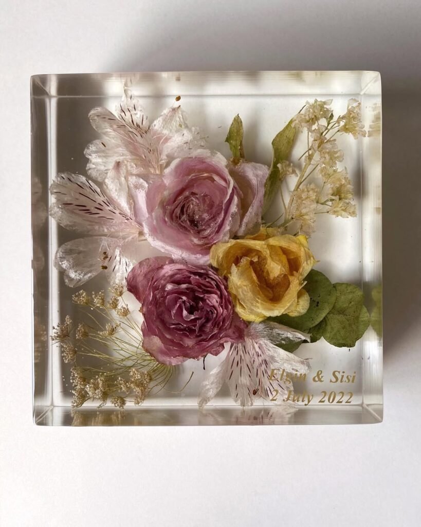 Thesummeralcove - preserved flowers (1)